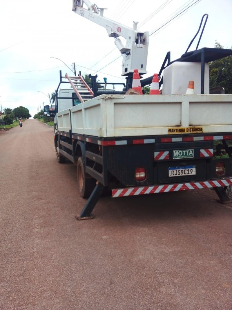 Prefeitura de Rolim de Moura realiza substituição de lâmpadas no Distrito Nova Estrela