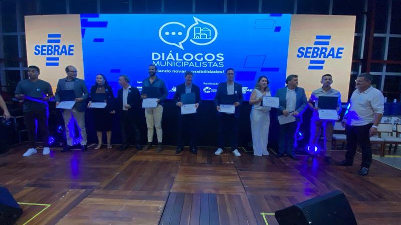 Foto 1 da matéria: Rolim de Moura participa evento Diálogos Municipalistas e município recebe prêmio do Sebrae como Prefeitura Empreendedora