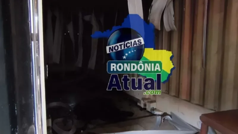 Foto 3 da matéria: Sábado: Incêndio em Container Frequentado por Usuários de Drogas Deixa Um Ferido em Ji-Paraná
