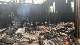 VÍDEO: Homem é preso por suspeita de agressão e incêndio em residência da...