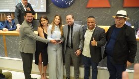 Cirone recebe prêmio FENACOM