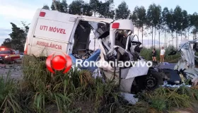 Grávida e outras três pessoas morrem em colisão entre ambulância e carreta...