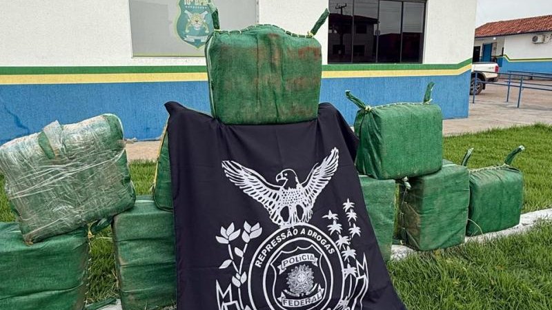 Foto 2 da matéria: PF e PM/RO prendem duas pessoas em flagrante com 350 kg de drogas, em Alta Floresta do Oeste