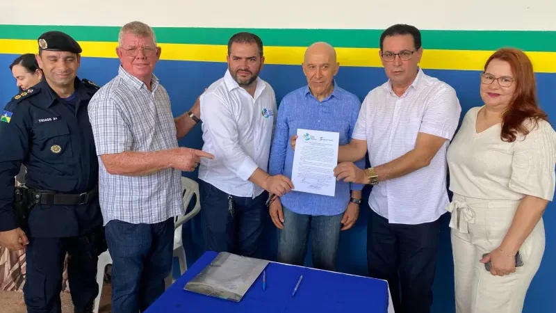 Foto 4 da matéria: Prefeitura de Rolim de Moura entrega sala de videomonitoramento do Projeto Cidades Inteligentes com presença do senador Confúcio Moura
