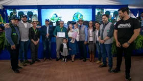 Alero homenageia personalidades políticas e empresariais durante a 12°...