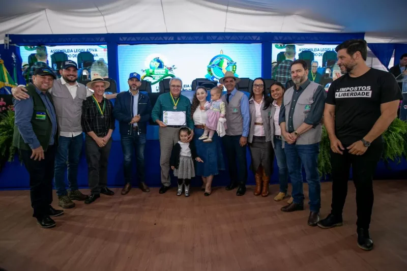 Foram entregues Títulos Honoríficos e medalhas de Honra ao Mérito (Fotos: Thyago Lorentz I Secom ALE/RO