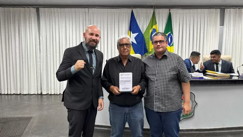 Foto 6 da matéria: Câmara de Rolim de Moura presta homenagem a personalidades e empresários