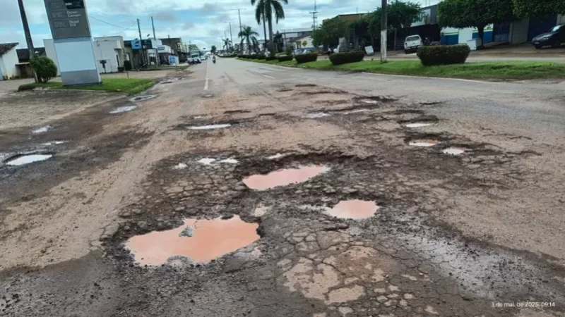 Foto 1 da matéria: DNIT inicia restauração de trecho crítico da BR-429 em Alvorada do Oeste em Rondônia