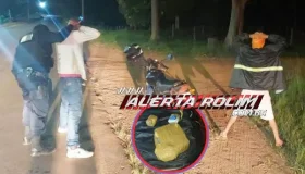 Dupla foi presa pela Polícia Militar com aproximadamente meio quilo de pasta...