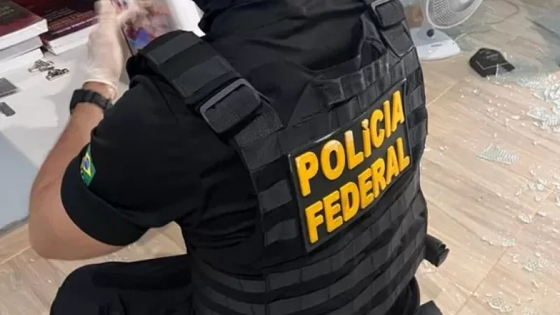 Foto 1 da matéria: Tesoureiro da Caixa Econômica é afastado por suspeita de furtar R$ 600 mil dos cofres de agência em Rondônia