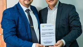Vereador Ivan Vasconcelos homenageia Pastor Maxuel Kaiser e o empresário...
