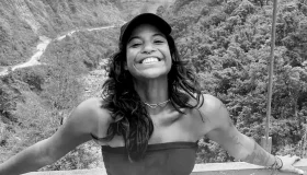 Morre brasileira que caiu em trilha de vulcão na Indonésia