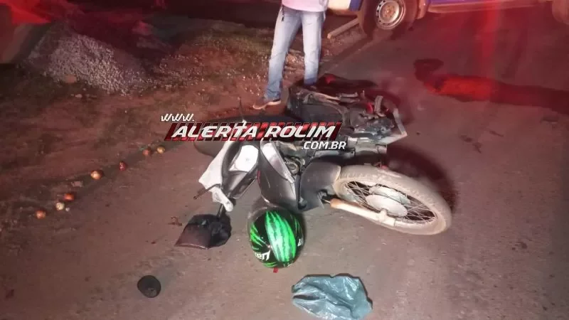 Casal sofre fraturas nas pernas após ser atingido por carro em Rolim de Moura; motorista se evadiu do local