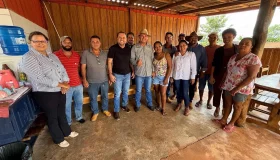 Cirone Deiró assegura recursos para escola do distrito de Samuel