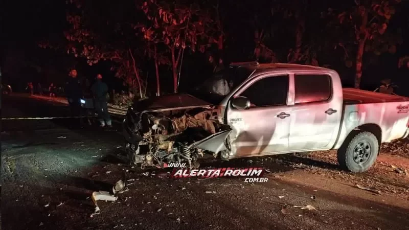 Foto 3 da matéria: Colisão frontal entre veículos deixa cinco feridos na RO-010, em Migrantinópolis
