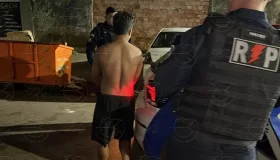 Foragido por estupro de vulnerável surpreende fiéis ao ser preso dentro de...