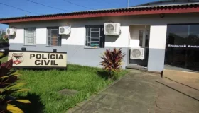 INUSITADO: usando tornozeleira, homem vai à Delegacia, confessa furtos e...