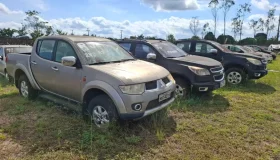Mais de 1.300 veículos conservados estão à venda em cinco leilões do...