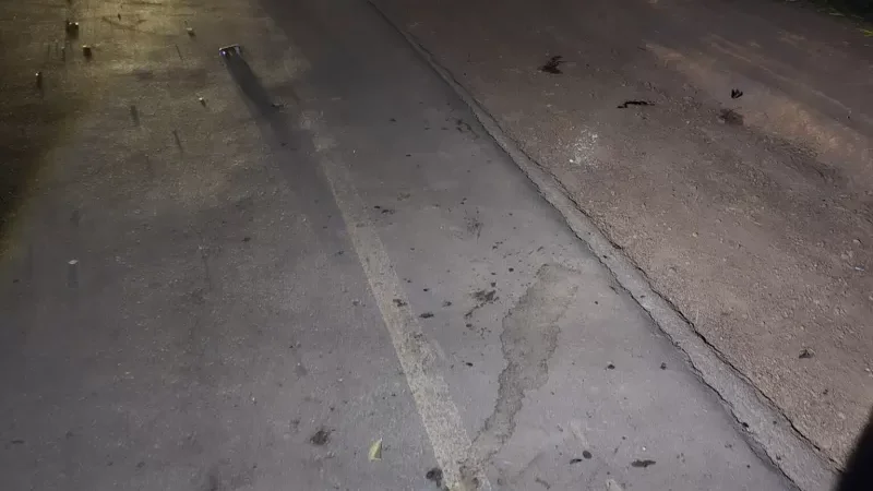 Foto 6 da matéria: Motociclista é socorrido em estado grave após colisão frontal com carro na RO-010 em Rolim de Moura