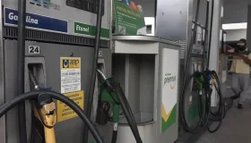 Petrobras reduz preço da gasolina A para as distribuidoras