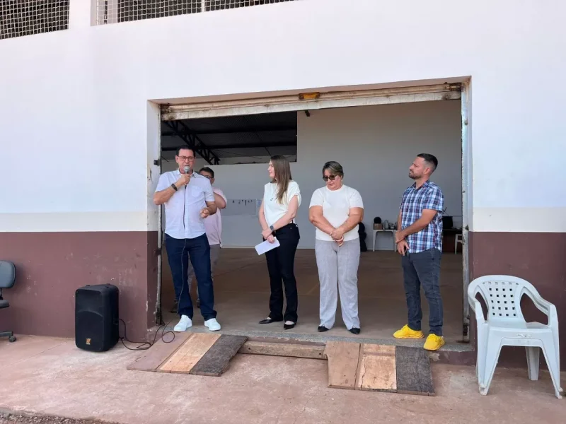 Prefeito Aldo Júlio agradece à deputada Gislaine Lebrinha, ao deputado federal Lebrão e à vereadora Janete Lins pela entrega de escavadeira hidráulica para a Agricultura