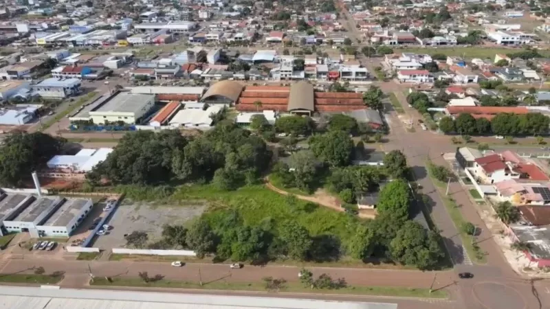 Foto 4 da matéria: Prefeito Aldo Júlio assina ordem de serviço para construção de escola em tempo integral em Rolim de Moura