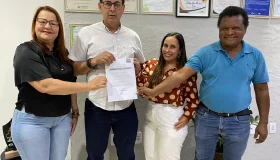 Prefeito Aldo Júlio assina termo de adesão ao Selo UNICEF 2025-2028 e...