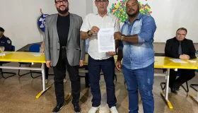 Prefeito Aldo Júlio entrega documentos de regularização fundiária das...
