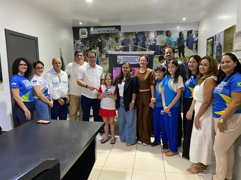Prefeitura de Rolim de Moura realiza entrega da premiação do Concurso de Cartazes na Semana Nacional de Políticas sobre Drogas