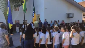 SEMED inicia instalação de mastros para hasteamento das bandeiras nas escolas...