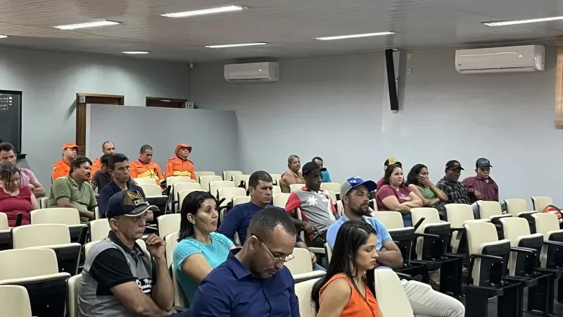 Foto 3 da matéria: Vereadores aprovam projeto que firma convênio municipal com o Programa Educacional Bombeiro Mirim