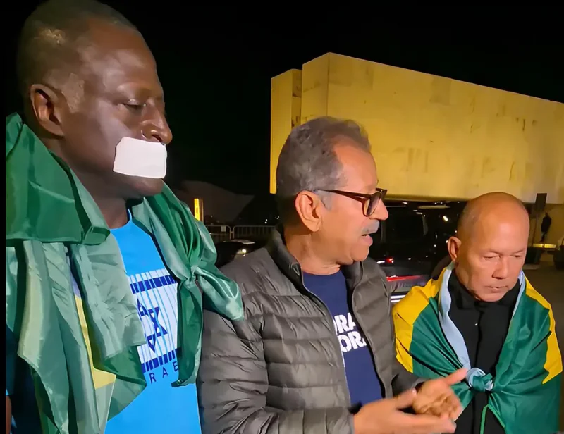 Após ordem de Alexandre de Moraes, Coronel Chrisóstomo desocupa praça e encerra protesto em frente ao STF