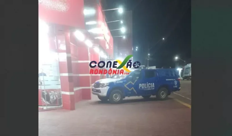 Bandido invade farmácia, rende funcionária e pratica roubo no centro de Pimenta Bueno