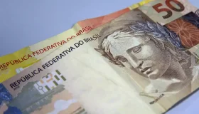 Caixa libera abono salarial para nascidos em setembro e outubro