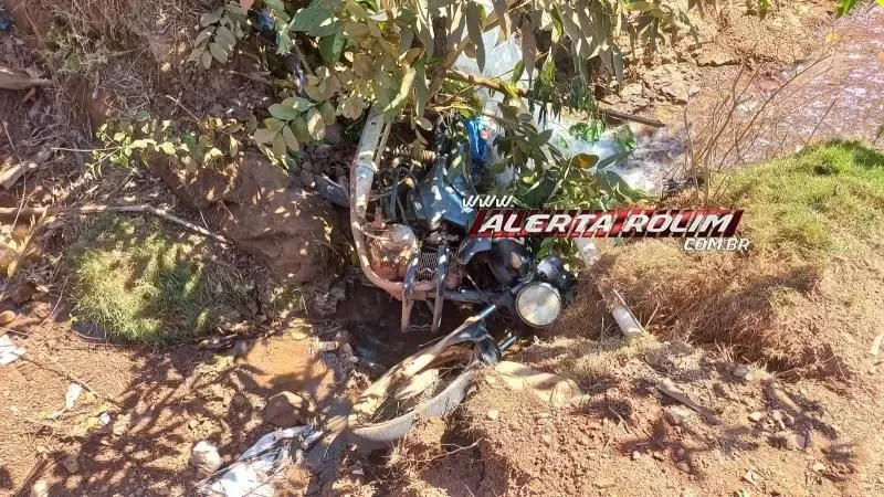 Foto 2 da matéria: Criança fratura perna em acidente envolvendo duas motos em Rolim de Moura