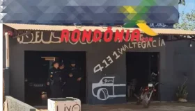 Homem é morto a tiros em Espigão do Oeste; quatro suspeitos fugiram em motos