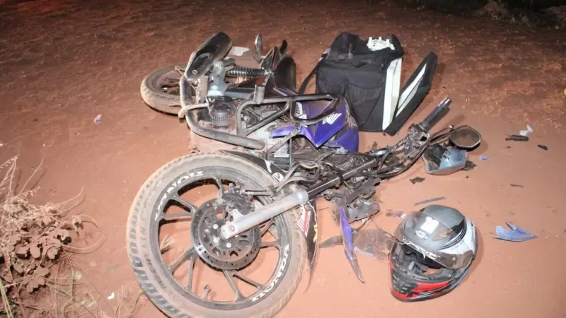 Foto 1 da matéria: Idoso é Atropelado por Motoboy no Bairro Bom Jardim em Rolim de Moura