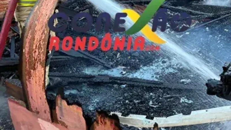 Foto 2 da matéria: Incêndio destrói casa em Cacoal e mãe sofre queimaduras ao salvar filha de quarto em chamas
