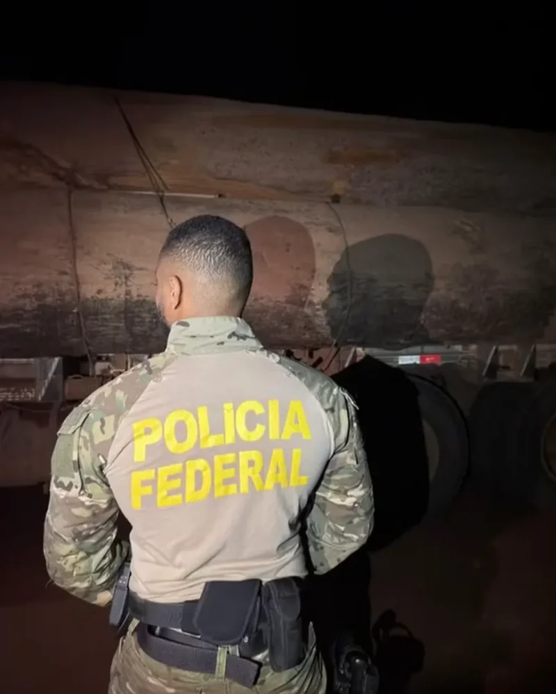 PF prende duas pessoas por transporte ilegal de madeira durante operação em Rondônia