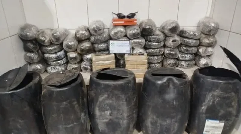 Polícia Militar apreende mais de 50 kg de drogas após perseguição e acidente em Cacoal