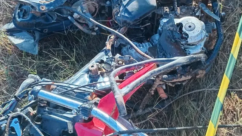 Foto 3 da matéria: Tragédia na RO-481: jovem morre em acidente de moto a caminho de velório de amigo em Nova Brasilândia