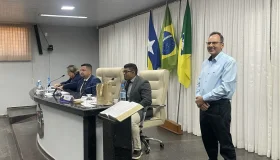 Câmara Municipal de Rolim de Moura, homenageia o servidor Joelmir Pereira dos...