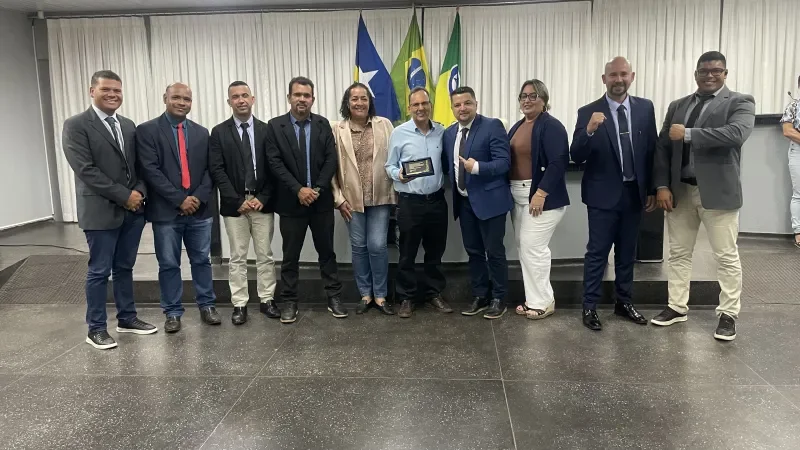 Foto 5 da matéria: Câmara Municipal de Rolim de Moura, homenageia o servidor Joelmir Pereira dos Anjos, “Miro” pela sua trajetória