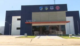 Criança de 8 anos é deixada no sol como castigo em escola de Ji-Paraná e...