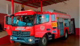 Governo de RO entrega caminhão de combate a incêndios e amplia capacidade...