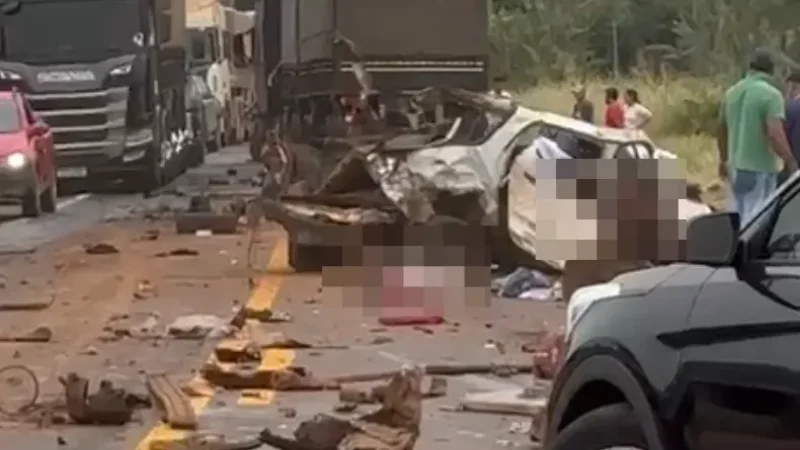 Foto 2 da matéria: Identificados: casal de idosos e dois netos de Cerejeiras morrem em acidente na BR-364 em Jaru; mãe das crianças sobrevive