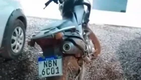 PM recupera moto furtada e prende suspeitos em São Francisco do Guaporé
