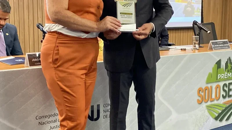 Foto 3 da matéria: Rolim de Moura recebe em Brasília o Prêmio Solo Seguro 2024/2025 por regularização fundiária