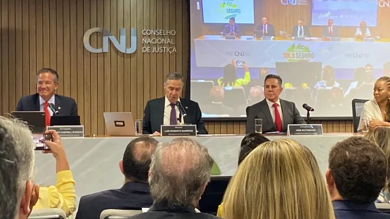 Foto 5 da matéria: Rolim de Moura recebe em Brasília o Prêmio Solo Seguro 2024/2025 por regularização fundiária