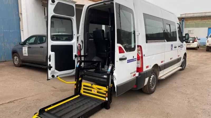 Foto 1 da matéria: SEMED de Rolim de Moura é destaque em edital do Ministério Público e recebe equipamentos para inclusão e inovação educacional